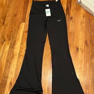 Nike Women’s Yoga Pant